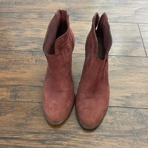 Vince Camuto Maroon Booties